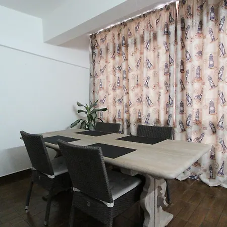 Апартаменты Z&a - Spacious Apartment, Close To The Strip *