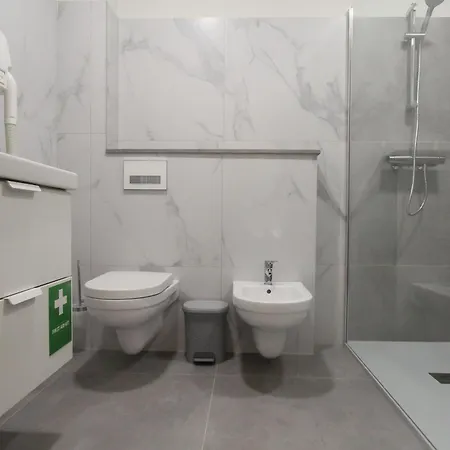 Z&a - Spacious Apartment, Close To The Strip Albufeira