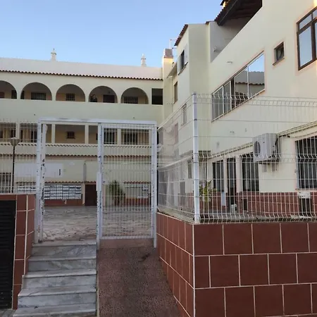 Z&a - Spacious Apartment, Close To The Strip Apartment Albufeira